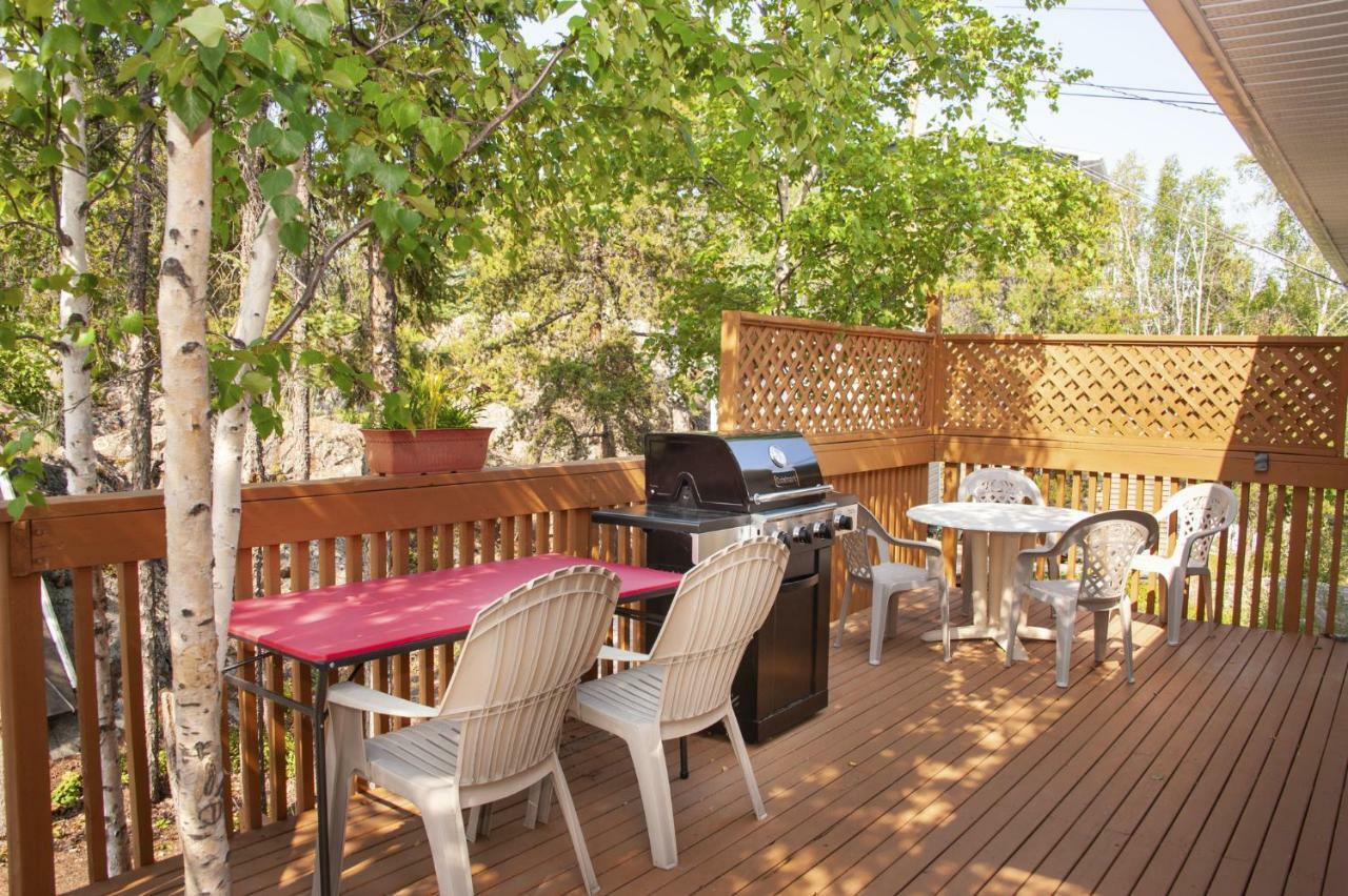 Tiga Bed And Breakfast Yellowknife Kültér fotó