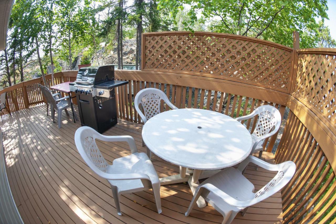 Tiga Bed And Breakfast Yellowknife Kültér fotó