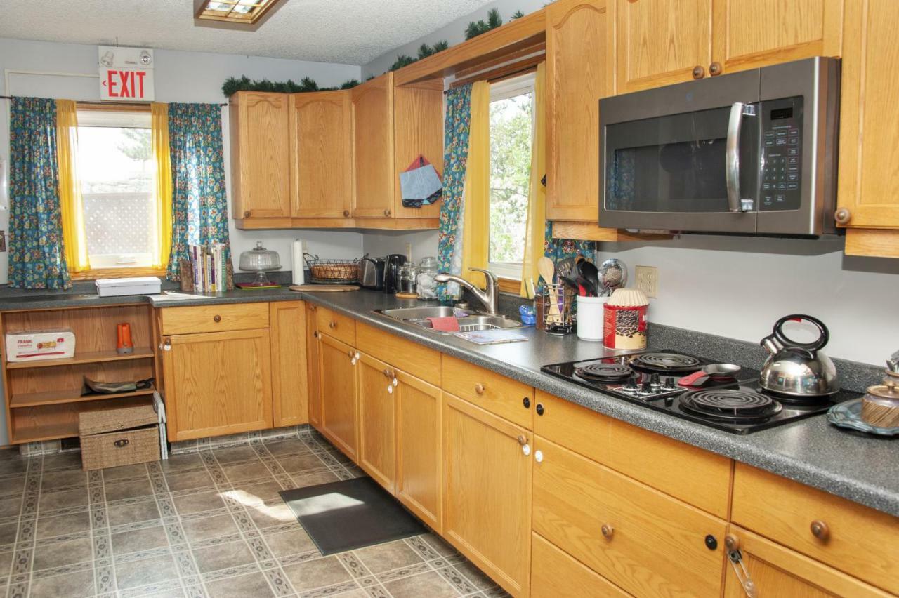 Tiga Bed And Breakfast Yellowknife Kültér fotó