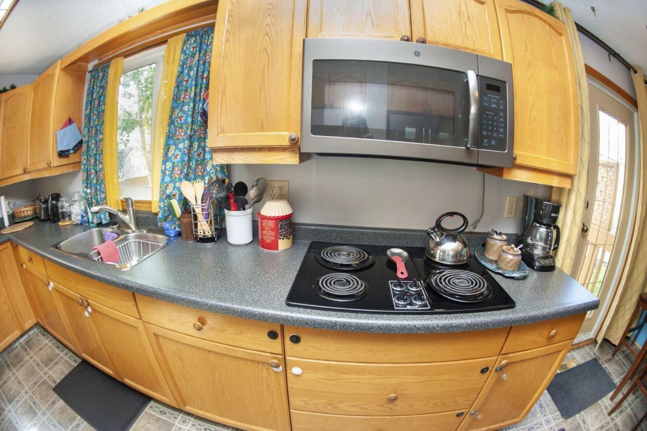 Tiga Bed And Breakfast Yellowknife Kültér fotó
