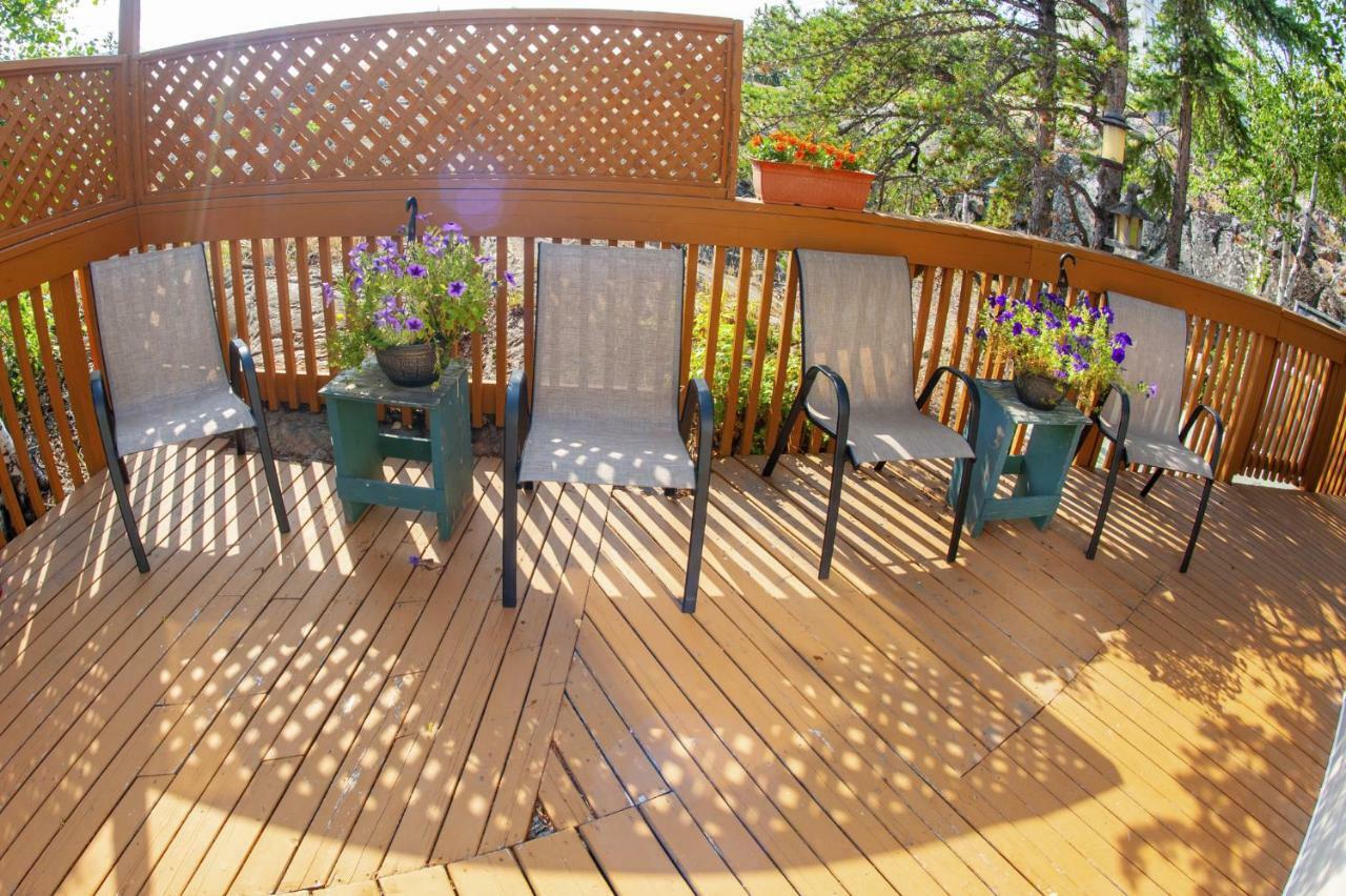 Tiga Bed And Breakfast Yellowknife Kültér fotó